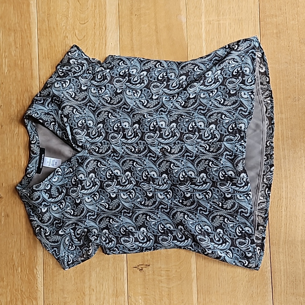 Jones New York silk size 12 short sleeved blouse in taupe and teal